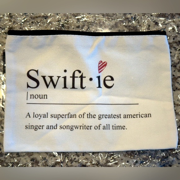 Taylor Swift Swiftie Canvas Bag - Picture 1 of 2